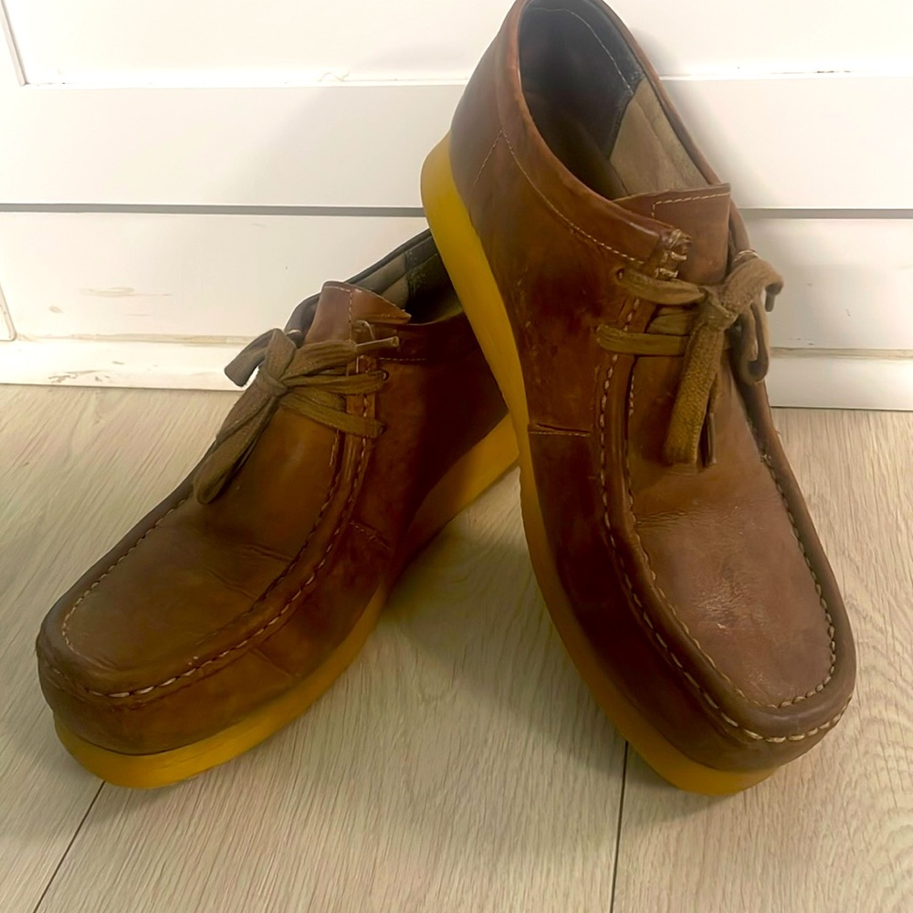 Clarks Men’s Wallabees Size 11M